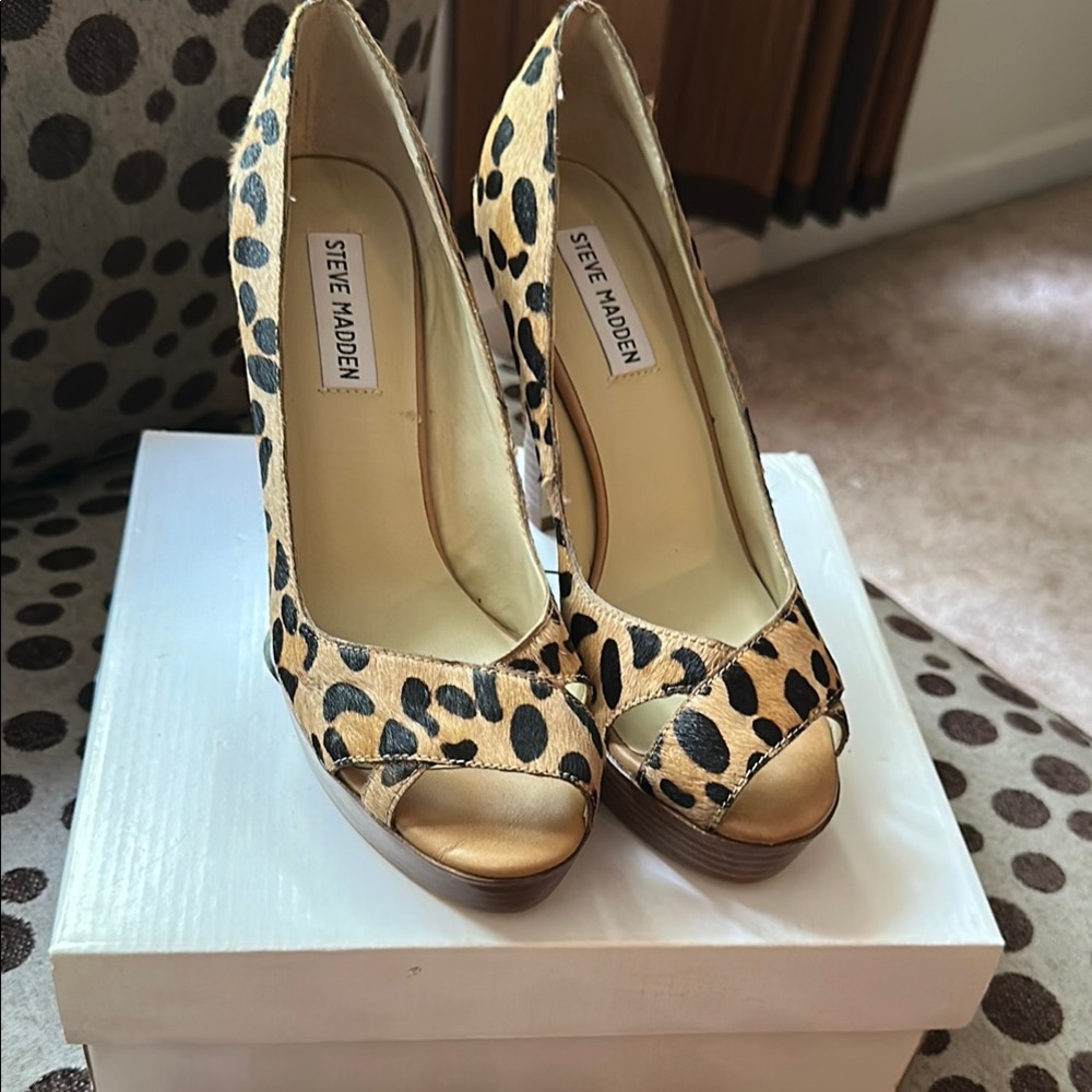 Steve Madden Brown and Black Peep Toe Heels